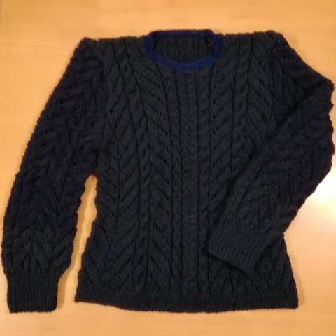 国産オーガニックウール100% 濃紺の模様編みセーター