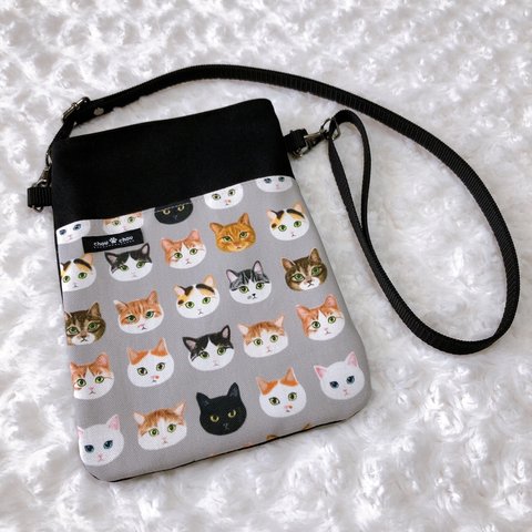 １５０７．大人可愛い　ねこ猫ネコ柄　スマホショルダー　スマホ用ポシェット　スマホ用ポーチ　再販