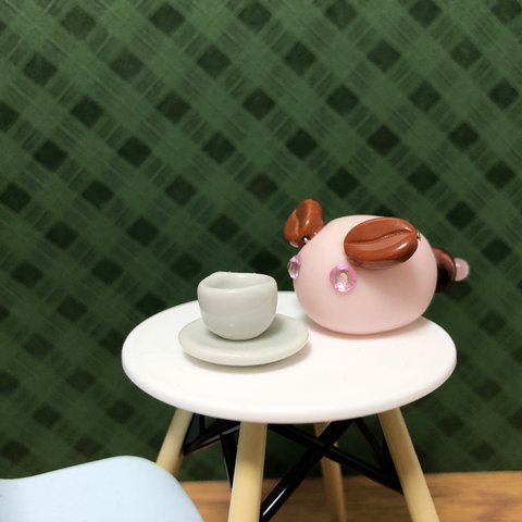 コーヒー豆 ウサモドキ フィギュア （コーヒーまめみみ、パステルピンク）