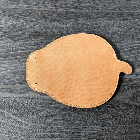 ツチノコ型の本革マウスパッド