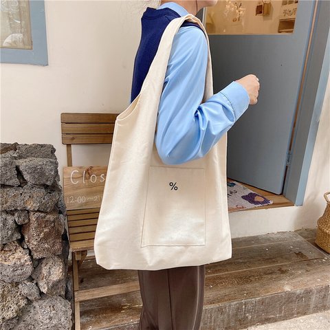 【即日発送】韓国ファッション　％デザイン　シンプルホワイト　　大容量トートバッグ　鞄　-9317