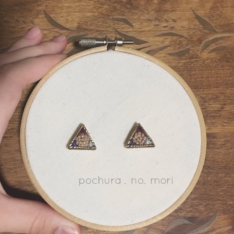 刺繍ピアス【ワイン】