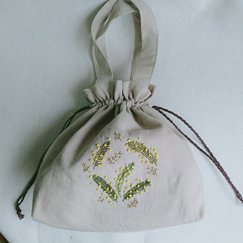 【送料無料】 ミモザ刺繍のリネン巾着バッグ