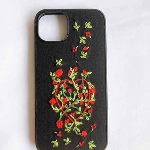 iPhone13ケース　手刺繍　ハート　赤　黒　花　ゴスロリ　リネン　スマホケース