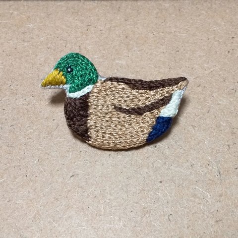 カモの刺繍ブローチ(雄)