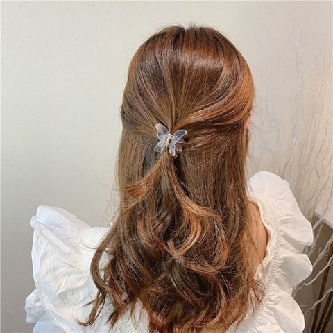 国内即日発送♡アクセサリー　クリア蝶々モチーフ小さめヘアクリップ　ヘアツメ　韓国ファッション　-7022