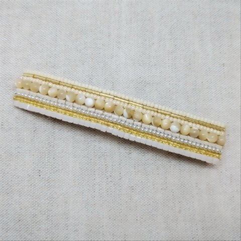 ナチュラルベージュのビーズ刺繍バレッタ