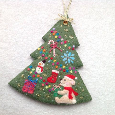 羊毛とフェルトのクリスマスツリー