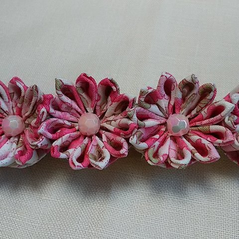 ローズピンクの小花柄のバレッタ