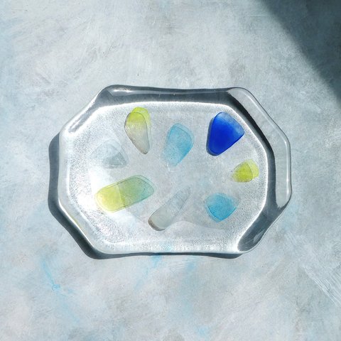【特集掲載】ガラスの豆皿（カトラリーレスト）・和紙のような色合い ブルー系MIX / 1枚