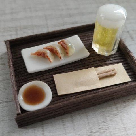 ミニチュアフード  餃子とビールのセット 