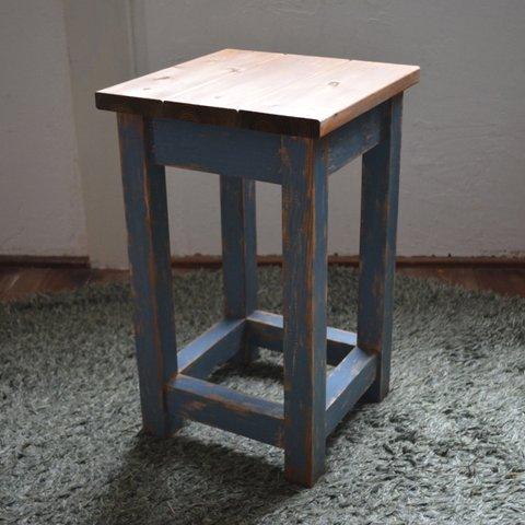 ちょっとレトロな木製ツートンスツール　ブラウン＆ブルーグレイ　（椅子　いす　イス）