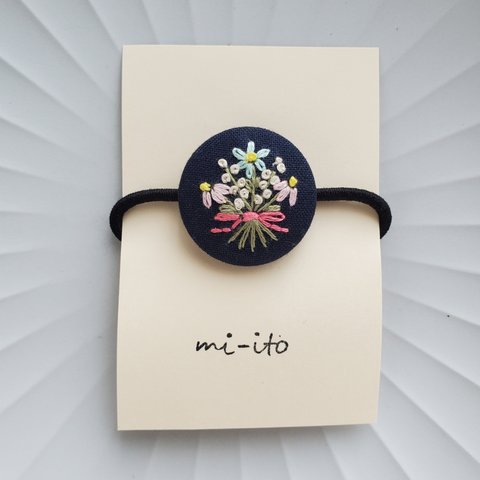 刺繍ヘアゴム🌷　no.1463 　くるみボタン　💛送料無料💛　