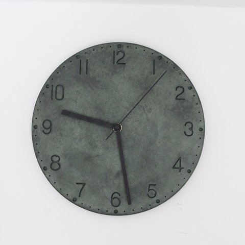 古塗装のモルタル掛け時計（ブロンズグリーンベース）