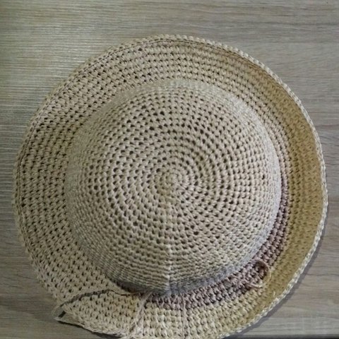 夏糸で編んだ帽子🌼