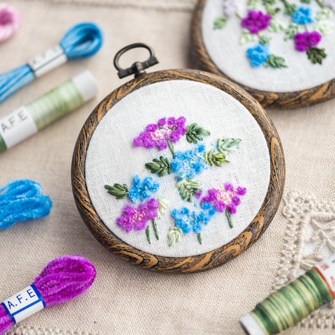 紫陽花の刺繍製作キット＿A.F.E6種の手芸素材で製作する簡単刺繍キットです