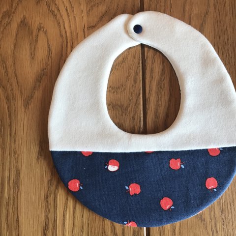 tokidoki*॰ॱapple cotton bib