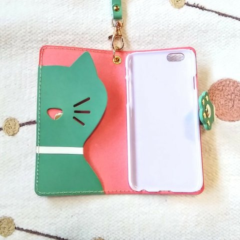 ＊カラーオーダー可＊肉球が可愛い 猫 in 手帳型レザースマホケース＊ストラップ付き／ピンク／全機種