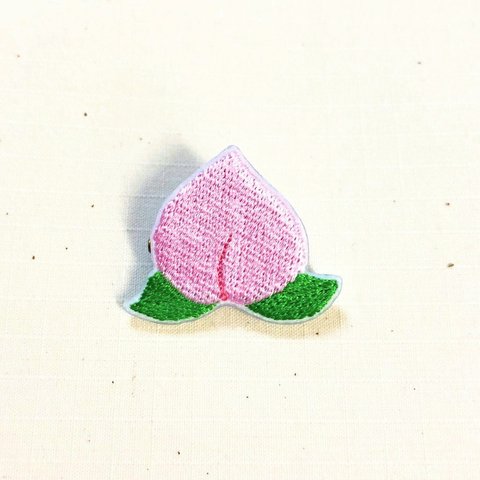 刺繍ブローチ　「桃」