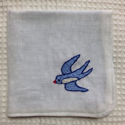 ダブルガーゼの刺繍ハンカチ☆ツバメ