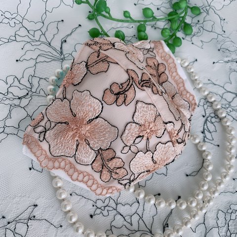  🌸nonohanakobo🌸縦13×横9.5  刺繍マスク　ダブルクレンゼ使用　ベージュ白クレンゼ×クレンゼガーゼ　華やかな装いに✨✨