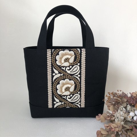 【Sサイズ】インド刺繍リボンのトートバッグ　ブラック