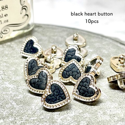 【NEW】10pcs★button・black heart （ハートアクリルボタン）