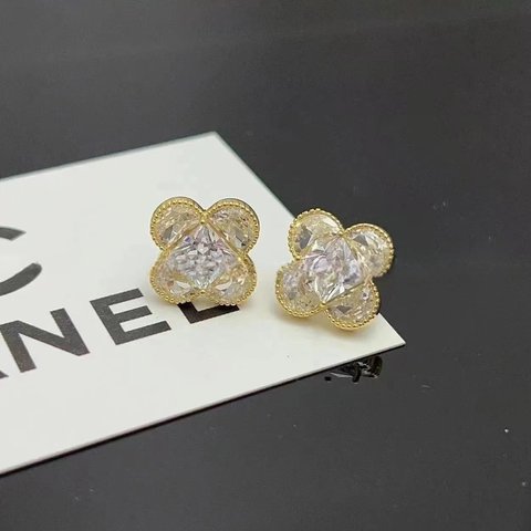 ピアス　アクセサリー　ラッピング　シンプル　フォーマル　結婚式　ウェディング　ブライダル　パーティー　デート　かわいい　大人可愛い　大人　プチギフト　プレゼント　キラキラ　イベント　　NAT-0690