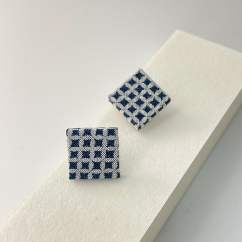 手染め pierced earrings 矩形　七宝