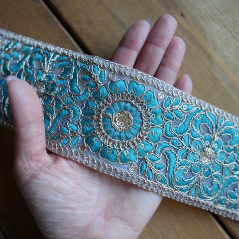 1mカット済み【インド刺繍リボン】チュール刺繍リボン   【ターコイズ】