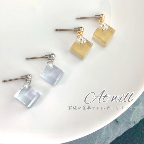 【セレクト】フォーマルアクセサリー　キューブピアス/金属アレルギー対応FDAピアス