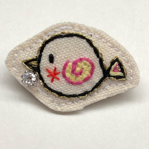 小鳥ミニ刺繍ブローチ②