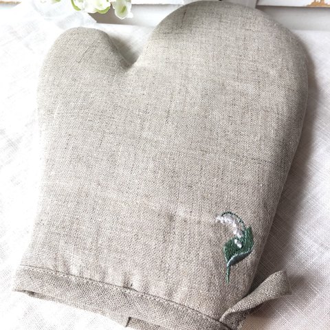 すずらん刺繍のミトン