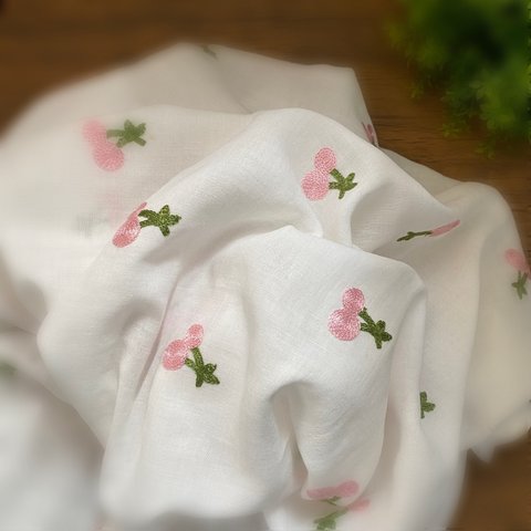 【生地】 🍒 ダブルガーゼ 刺繍 さくらんぼ ピンク