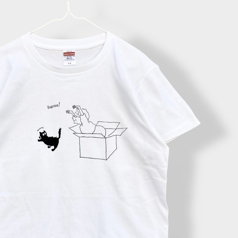 39・Tシャツ「ねこびっくり！その1」ホワイト