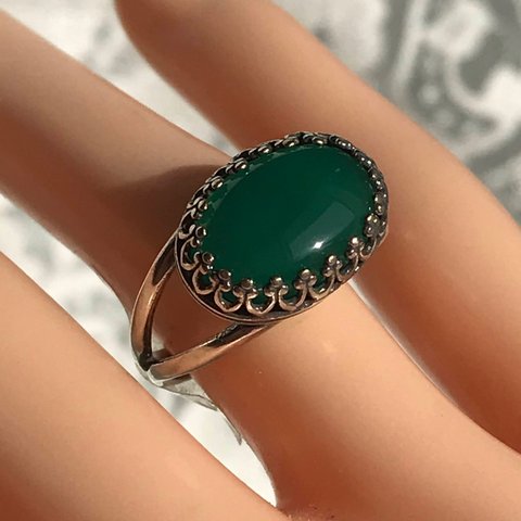 女性の若さと美の象徴・・Green オニキス  ring（フリーサイズ）