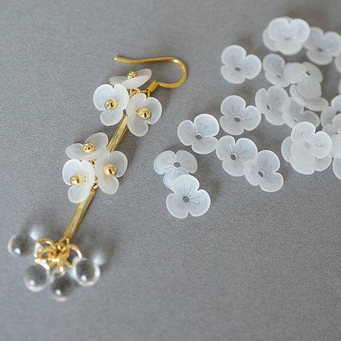 <60個> 3枚花弁フロストマット フラワーのアクリルパーツ ビーズキャップ つや消し お花パーツ