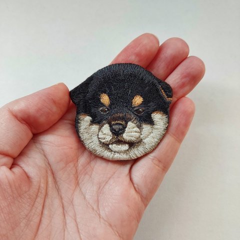 くろしばちゃん刺繍ブローチ