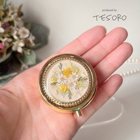 【レジン❤︎ピルケース】ドライフラワー　押し花　スターフラワー　かすみ草　小物入れ　イエロー×ミモザ風