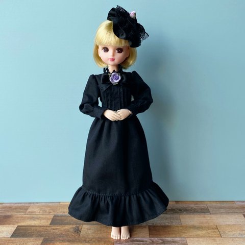 リカちゃん服　ゴシックワンピースとベッドドレス　2点セット