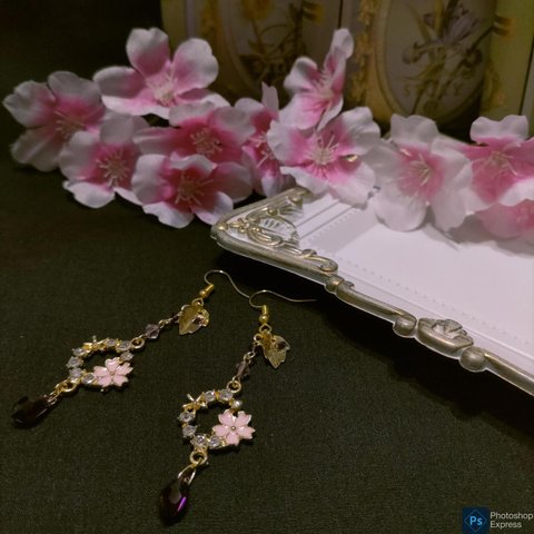 時を刻む桜花のピアス(夜桜)(イヤリング)/アメジスト×ゴールド色