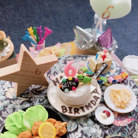 お誕生日おめでとう🎂＊6歳の男の子の誕生日パーティー＊ミニチュア＊かまきりケーキ🎂🎉