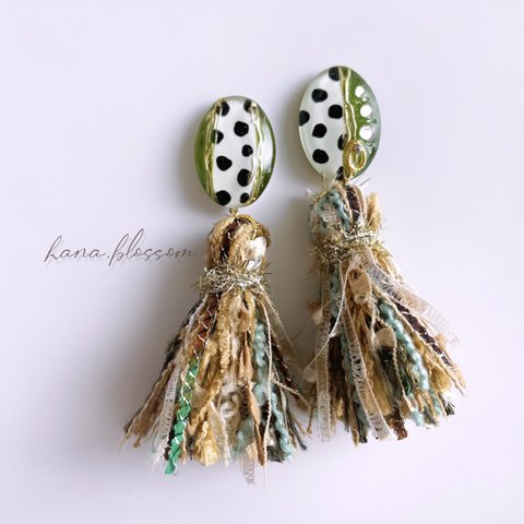 glass oval dalmatian tassel olive Earrings