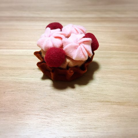 フェルトのケーキ♪可愛いいちごクリームタルト