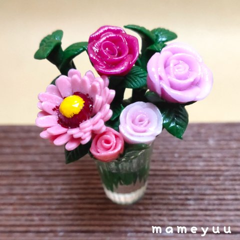 ミニチュア  お花の花瓶(ピンク)