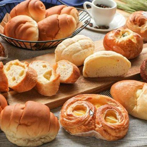 🍀エコパンセット🍀20個以上のパン＋食パン１斤が入ります🍞創業98年横浜の老舗☆かもめパン✨ロスパンを80サイズの箱いっぱいに詰め込みました✨