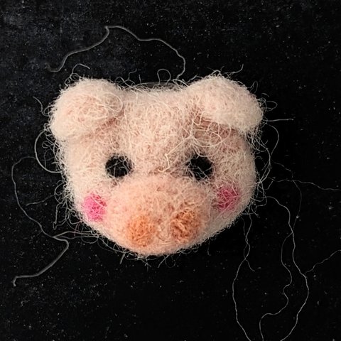 羊毛フェルト で作った  ブタちゃん 🐷 かわいい  動物 マグネット