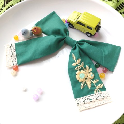 お花刺繍🌼*･とレースのリボン🎀☆*:.｡.〜ミドリレディ