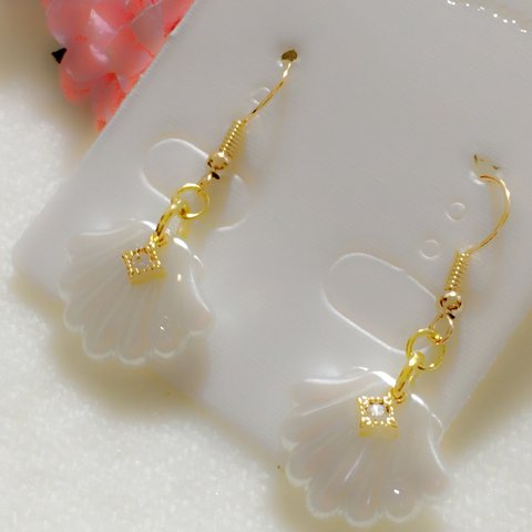 販売×2🎀ぷっくり、コロンpure♡collarシェル🎀ピアス又はアレルギー対応樹脂フックピアス又はイヤリング