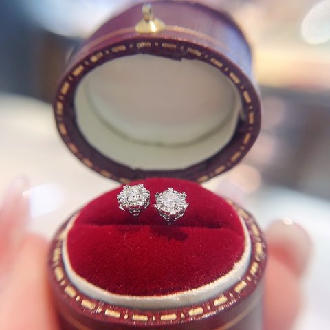 天然ダイヤモンドピアス0.15ct　k18